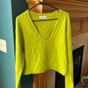 Yellow/greenish sweater